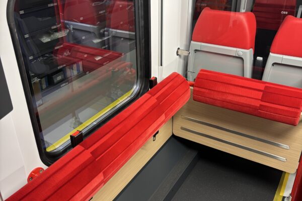 ÖBB Stehhilfen 1
