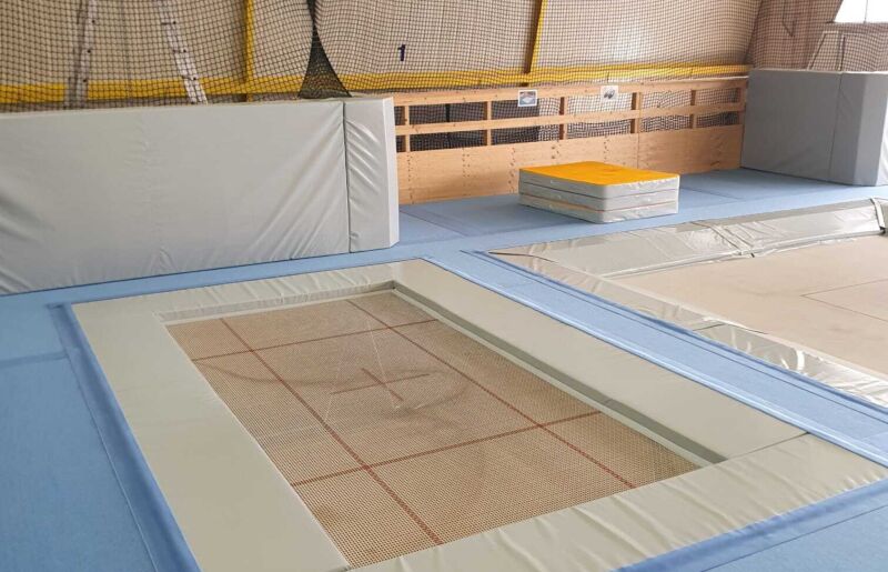 Sporthalle Färbi 1