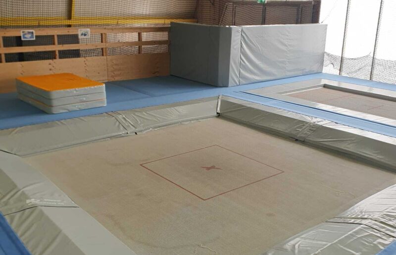 Sporthalle Färbi 6