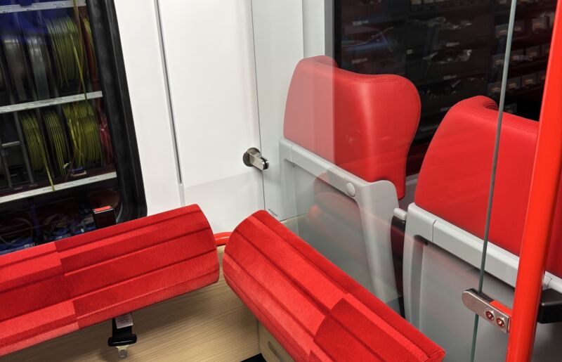 ÖBB Stehhilfen 3